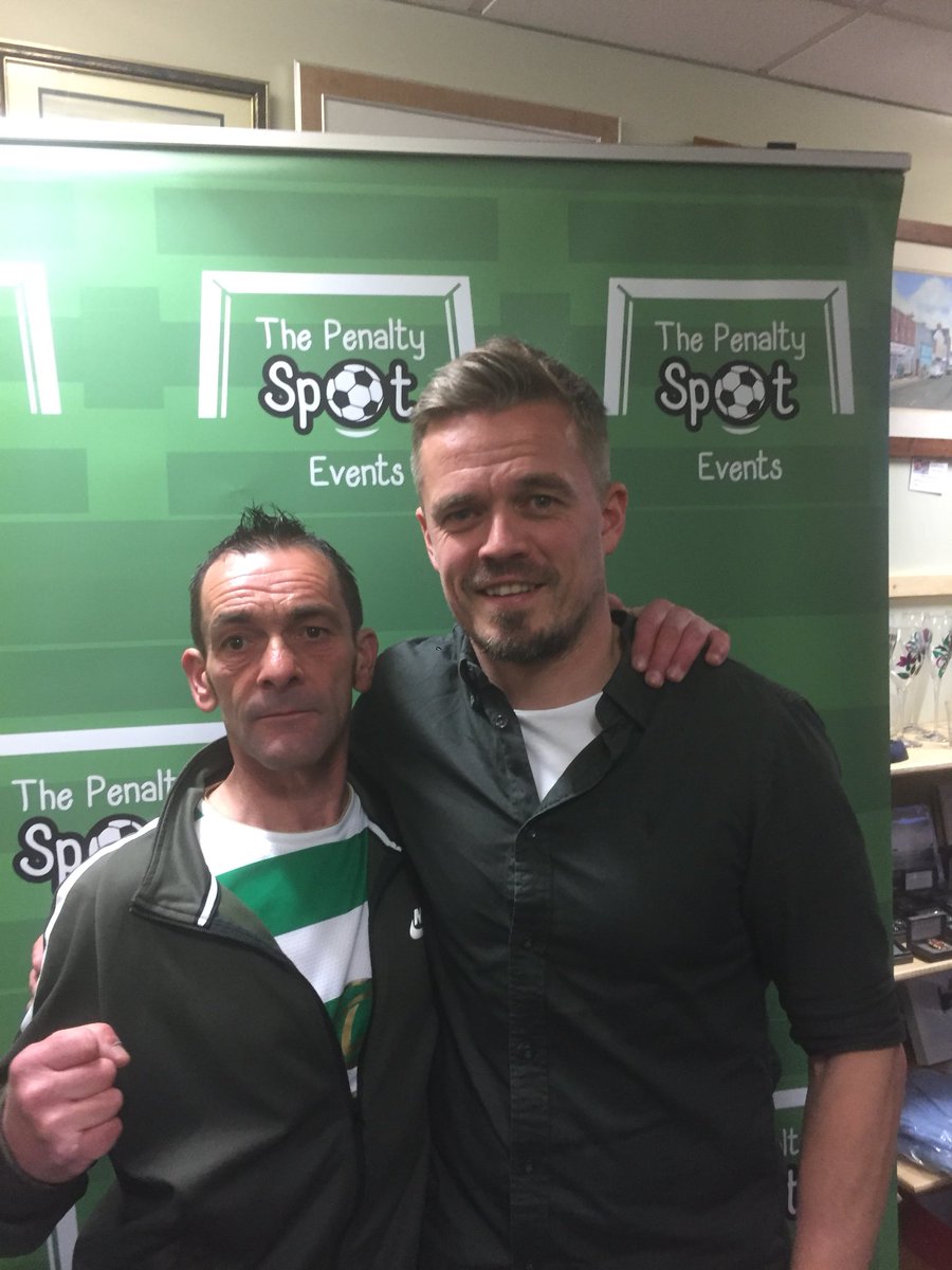 davienish's tweet photo. @SimonDonnelly13 brill night last night, wee man had a great day scored 3 and met Dider Agatha🍀🍀 https://t.co/hMx36Z95wZ