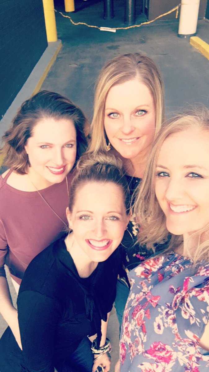howlettstacy's tweet photo. So excited! #girlsweekend @ThomasRhett @kennychesney https://t.co/IKDvu3G3si