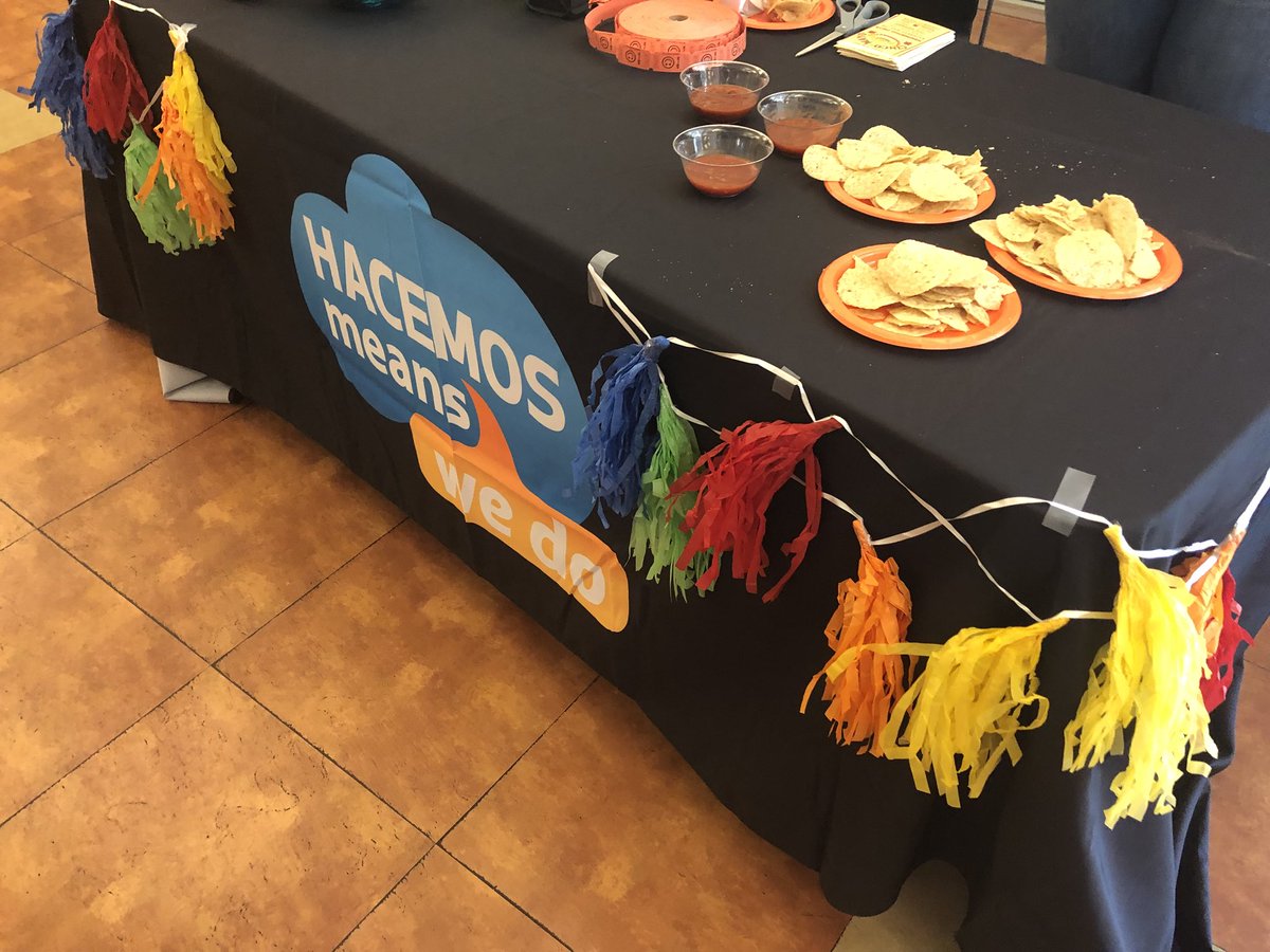 Stopped by and saw @DilhiaJohnson at the #hacemos membership drive. Love seeing the Tulsa Team! #ERGHacemosTulsa #TechCareTweets #LifeatATT #CincoDeMayoWeekend