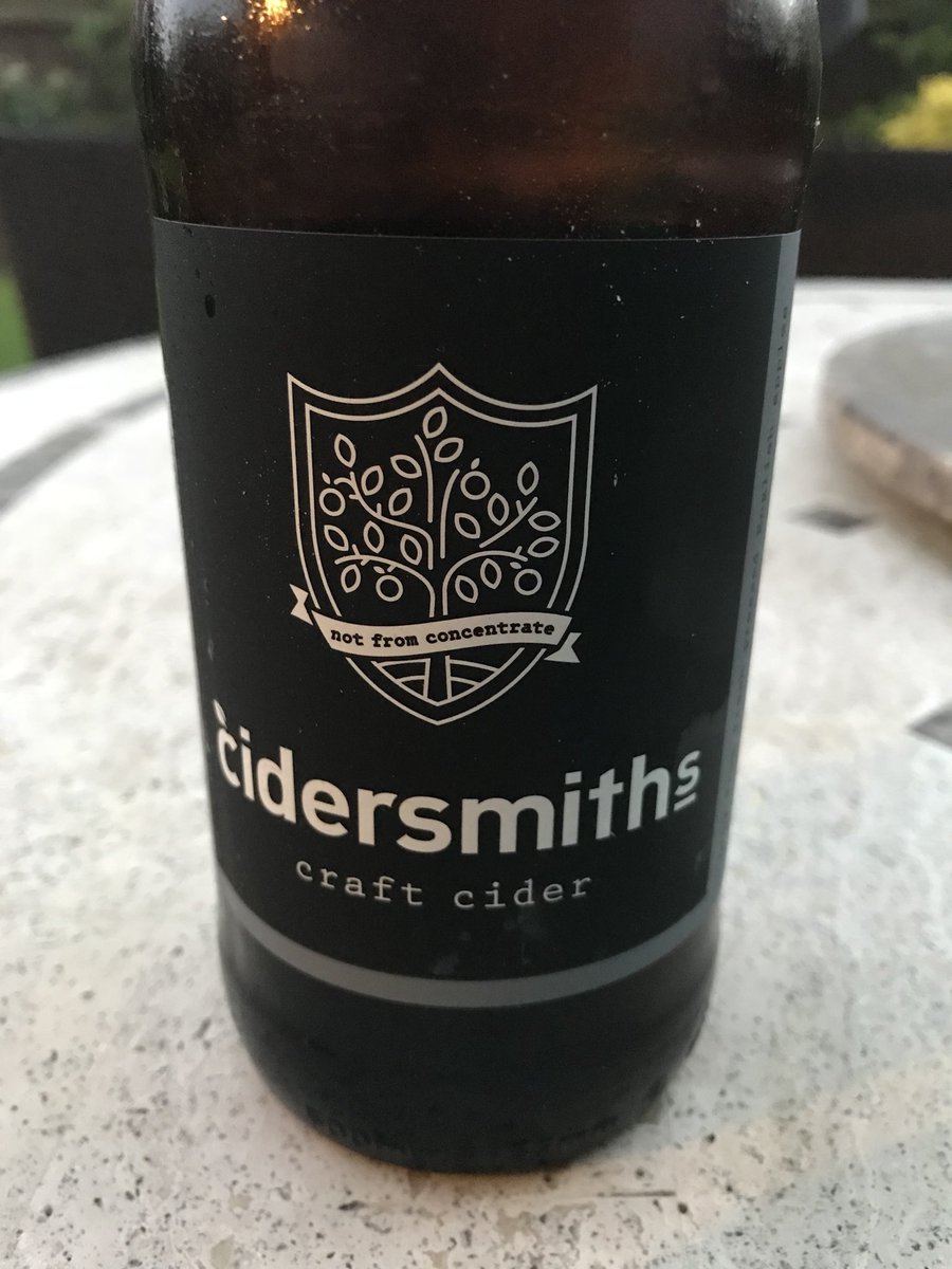MattCockbill's tweet image. The now infamous #dislocated finger has voted to hold an ice cold 6.6 from @Cidersmiths for its much needed ice-ing #cheers #cider #notfromconcentrate #winning