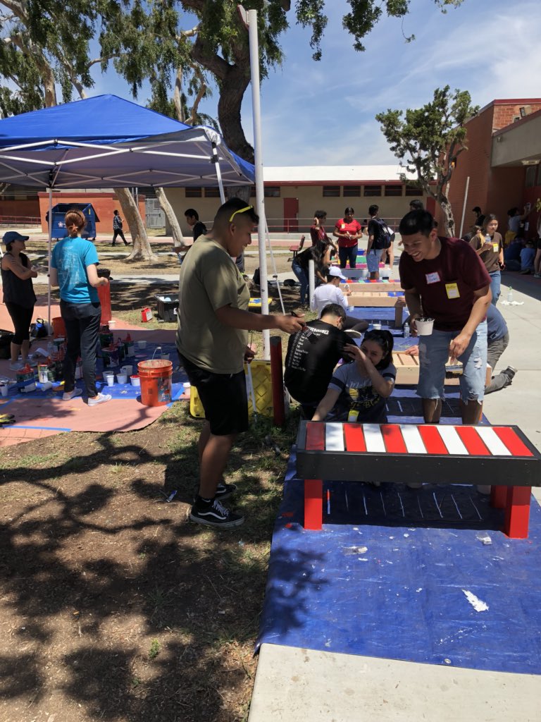 mrmicahali's tweet photo. Thrilled 2 welcome @Snapchat @Snap 2 #Compton @ComptonUnified 4 Employee Day of Service at Centennial High! Volunteers painted a geometric mural &amp; college logos along various doors &amp; walls. They created a greater sense of community in senior square. @asb_apache @ICECOLDMoses https://t.co/eojrgK3VTe