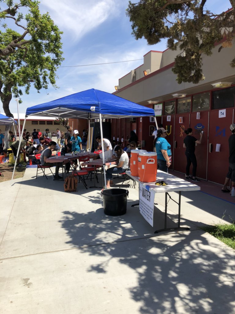 mrmicahali's tweet photo. Thrilled 2 welcome @Snapchat @Snap 2 #Compton @ComptonUnified 4 Employee Day of Service at Centennial High! Volunteers painted a geometric mural &amp; college logos along various doors &amp; walls. They created a greater sense of community in senior square. @asb_apache @ICECOLDMoses https://t.co/eojrgK3VTe