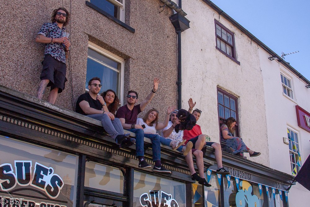 Every space taken in #Bedale for the <a href="/letouryorkshire/">Tour de Yorkshire 🚴</a> @OfficialBedale #TourDeYorkshire2018 bedaleandvillages.wordpress.com/2018/05/05/eve…