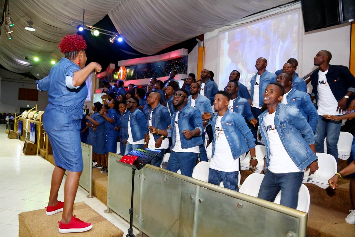 CBCNigeria's tweet photo. #SongMinistration 🎶There's no one like You🎶
@LifelineChoir
#CocoNight
#KingdomPowerandGlory https://t.co/QA4MK103xK