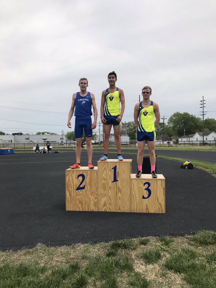 lcc_xctrack's tweet photo. Shawn Bell (2nd) in the 1500m! https://t.co/soY0JnnUyf