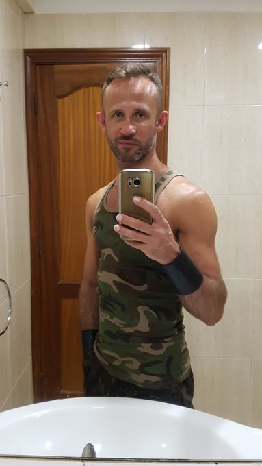 Gran-Canaria. The time to eat something (or somebody ?) https://t.co/Pf4l8nNWGa