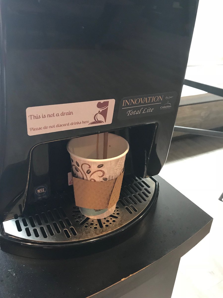 MarkHyman's tweet photo. Moving youngest daughter off-campus into an apartment. Forget the big fitness center, community room w/ giant flat-panel TV & year-round pool. The best amenity may be the free coffee & specialty drink service.
#NotRoughingIt https://t.co/rPq162Ye16