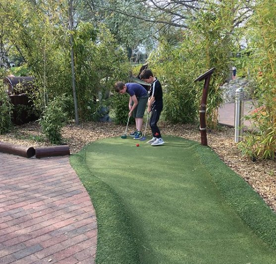 rascalbaybrentw's tweet photo. Great photos from @shrimp_bizcuit
'Bit of crazy golf with the kids ⛳️' https://t.co/zrnx7qpqRT
