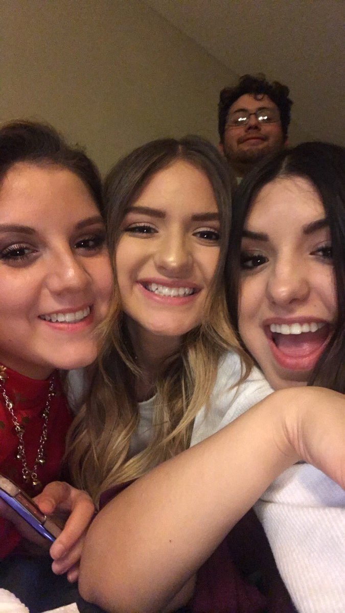 arturo_william8's tweet photo. What can I say? I love my family. ❤️ https://t.co/LQ1UHU7KKx