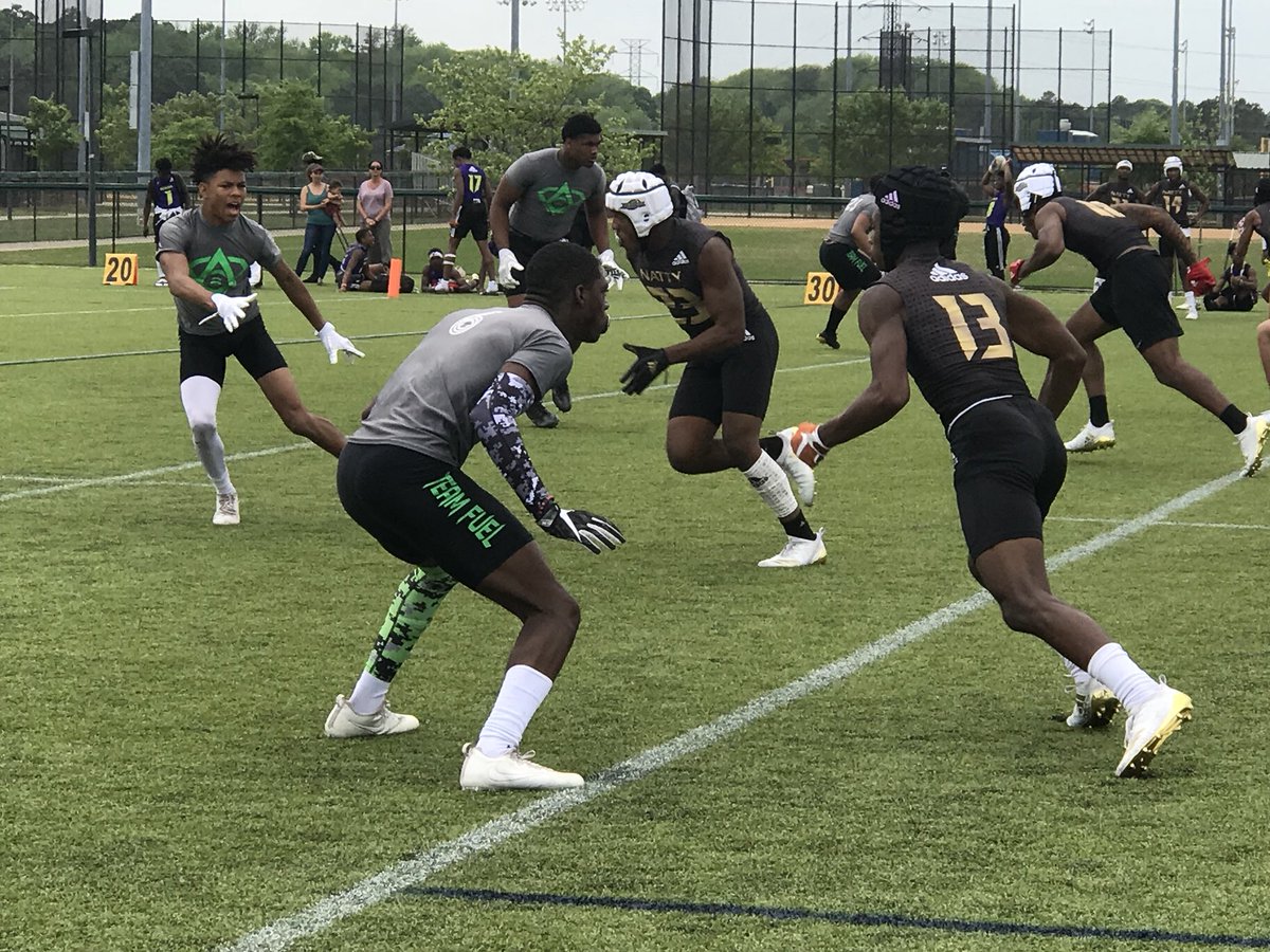 davidawchapman's tweet image. Lacrosse ➡️ 7 v 7 🏈 #IMG7v7InvitationalTournament #TeamFuel #16 #7on7 @757chap #FootballSkills @thehickoryway @TeamFuel7v7 #FuelUp