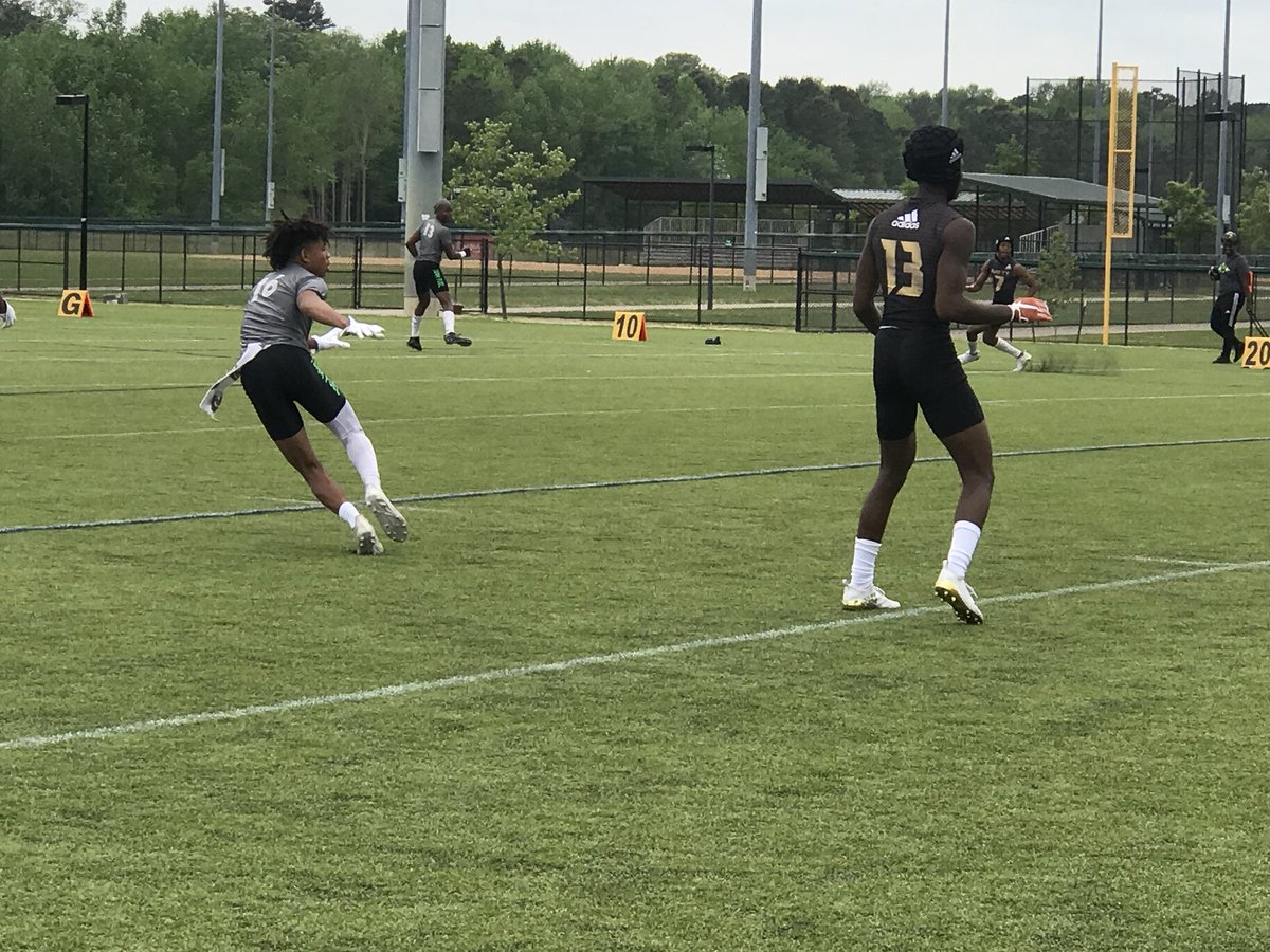 davidawchapman's tweet image. Lacrosse ➡️ 7 v 7 🏈 #IMG7v7InvitationalTournament #TeamFuel #16 #7on7 @757chap #FootballSkills @thehickoryway @TeamFuel7v7 #FuelUp