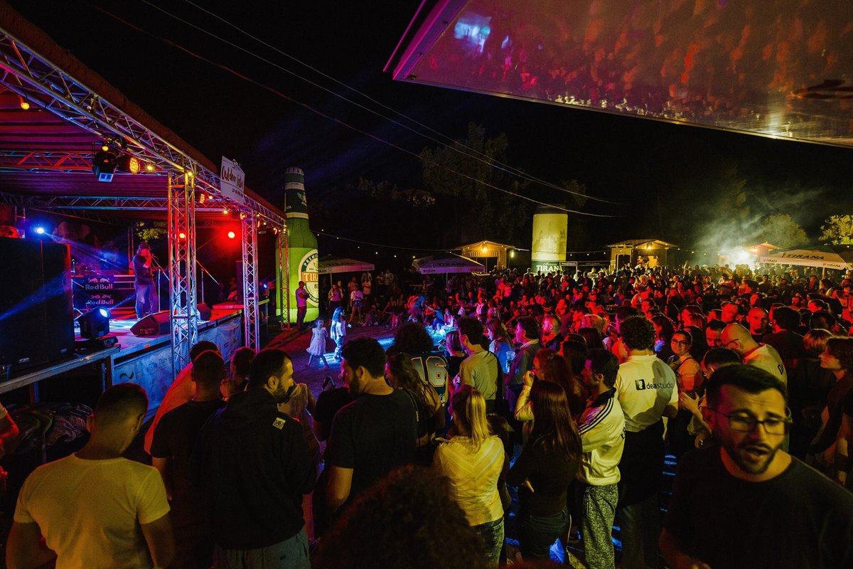 DEAStudio2002's tweet photo. DEA Studio staff. South Outdoor Festival. Himara.
#Himara #Llogora #Mediterranean #Heart #Qeparo #Jal #Dhërmi #waterfront #DEAstudio #Staff https://t.co/v49eVNg2Km