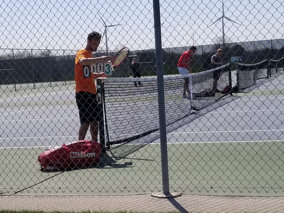 PrepsReport's tweet photo. Feels good changing #'s after a sweet win. Ludwig 1, Lamberton 1 after 2 sets. #InstantFire #RacineCountyTennis @ksavaglia https://t.co/DcpX2uya07