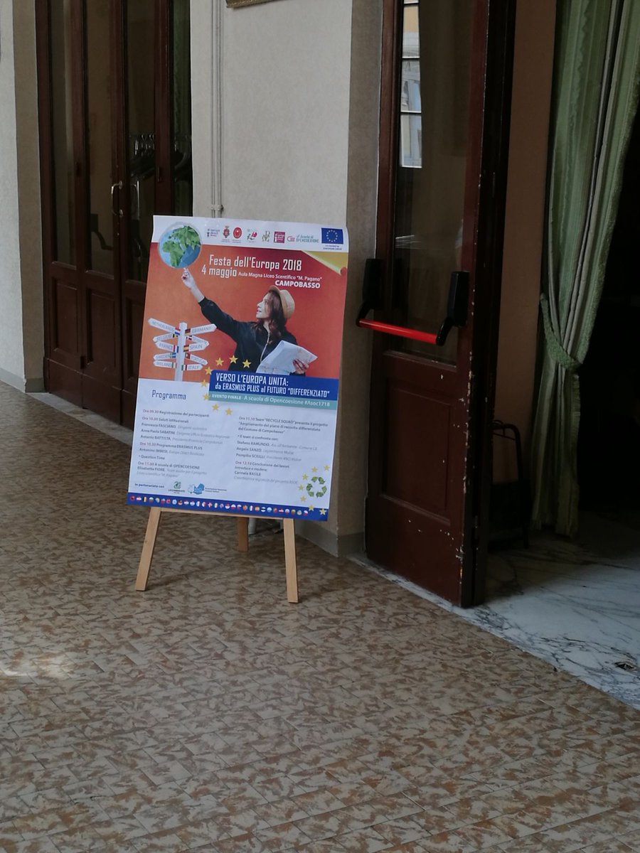 SquadRecycle's tweet photo. Il nostro Evento per la Festa dell'Europa!!! #ASOC1718 https://t.co/ujRjcsSL2F
