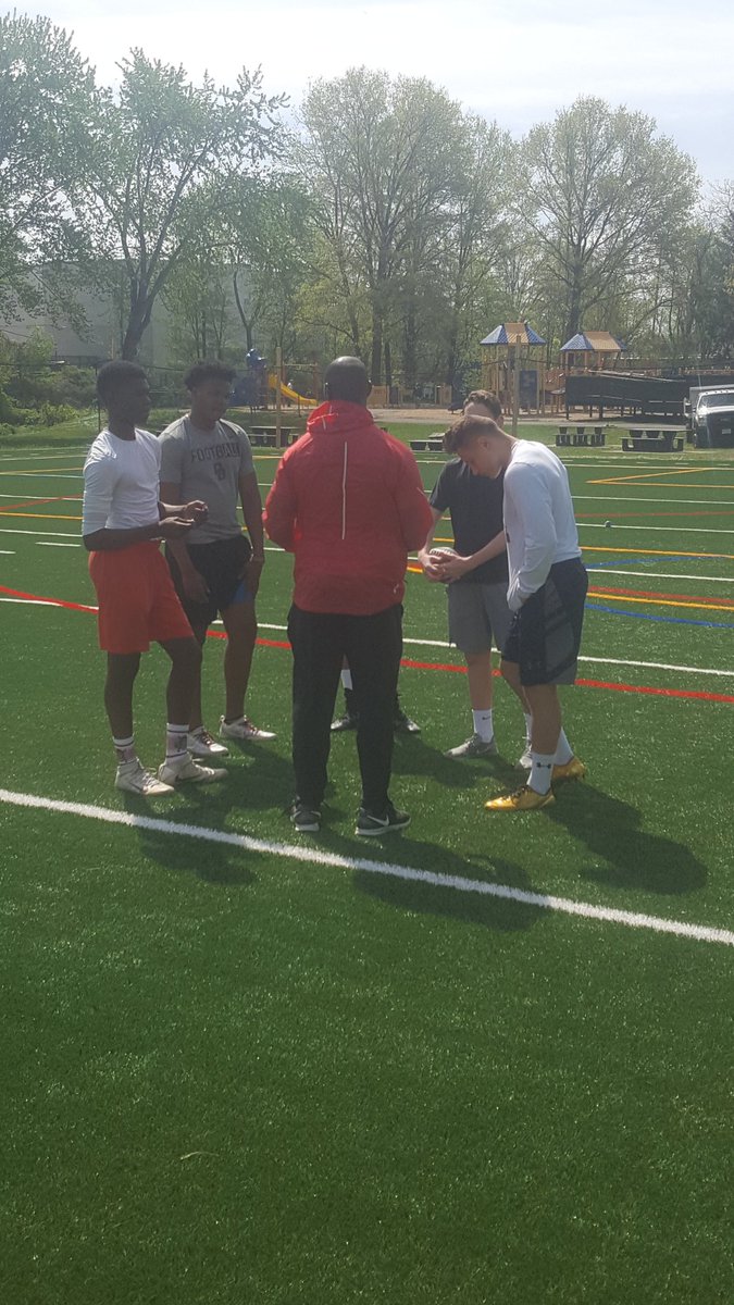 's tweet image. Just a couple of QBs, a Coach and a football field. Regular day at the office #allbusiness #ionaprep #donbosco #stjoes #azuumo @ClarkeSports @JustinMucci10 @jahbatts7