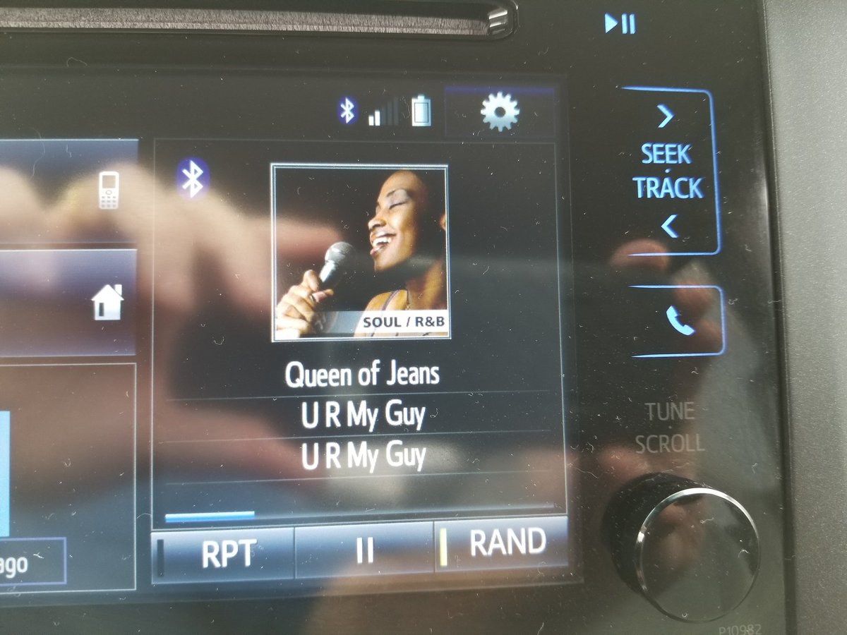 Geoff_Not__Jeff's tweet photo. @queenofjeansPHL Funny what my @Toyota decides on when determining what to display while listening to #urmyguy
What algorithm is at work here?
#soul
#randb https://t.co/PAOHDT1GM7