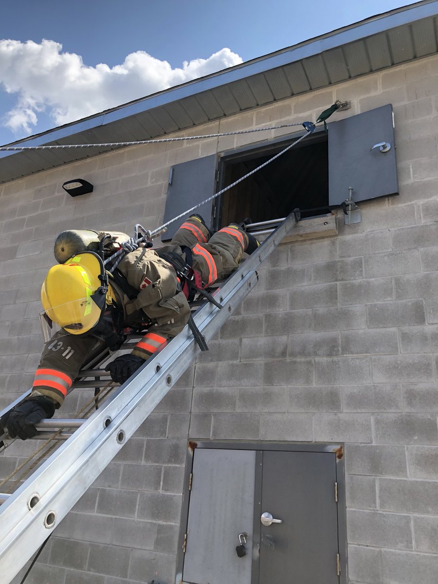gmanlfd142's tweet photo. Ladder bailout & emergency Hose slide to finish up the day. @WilmotTownship #ffsurvival https://t.co/CylwynMHFf