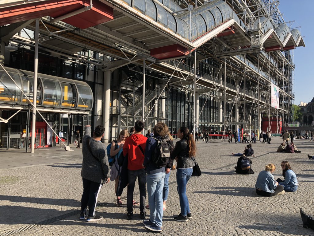 zedarchitects's tweet photo. Centre Pompidou, a colorful piece of architecture with no shortage of gathering spaces outside and in. https://t.co/wwRkCIeHj6