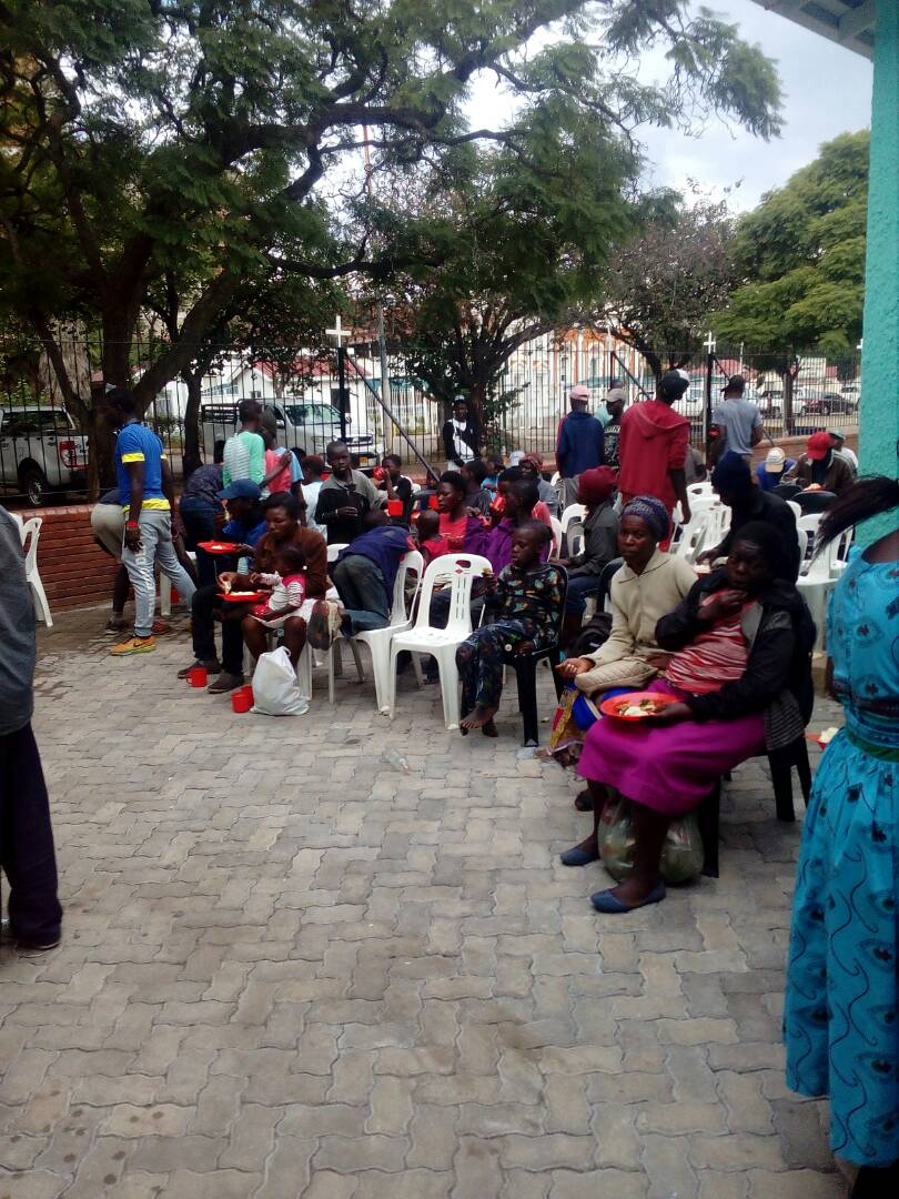 Angfoundation's tweet photo. Pictures from the just ended soup kitchen this afternoon @Itairusike @eddiemunyoro @FYBY09 @SandraNyari @CliffTunga @ZimMedicalAssoc @africanngos @tarirogodwa @NonProfitDaily @Kefraim @wilberttjena @YoungCitizens2 @mapofrank @ https://t.co/9CY4HiCVvF