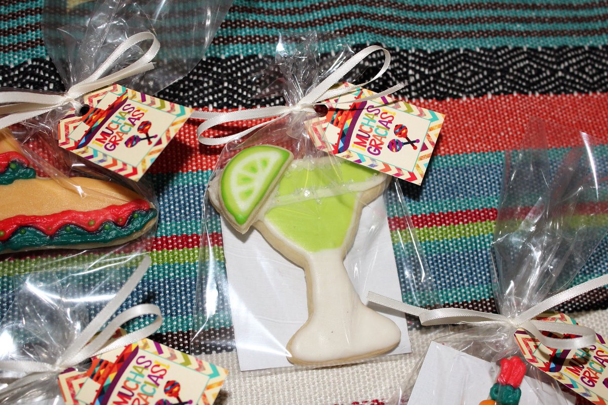 whoosyourbaker's tweet photo. If you don't like tequila, maybe you'd like a 3-D margarita cookie instead? ๐ต๐ถ๐ฒ๐ฝ๐ฎ #CincodeMayo #Fiesta #PittsbughBakery #PittsburghCookies #Pittsburgh #DecoratedCookies https://t.co/R5MACijZdq