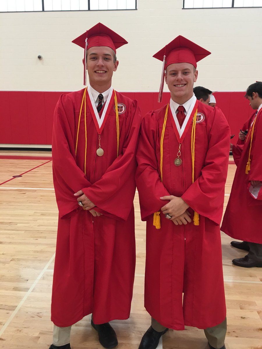 _Joshdietz_'s tweet photo. Happy birthday to one of best friends, I hope 20 treats you better than 19 did. See you see my brother @Dalton_Everett https://t.co/iIiG8rASYw