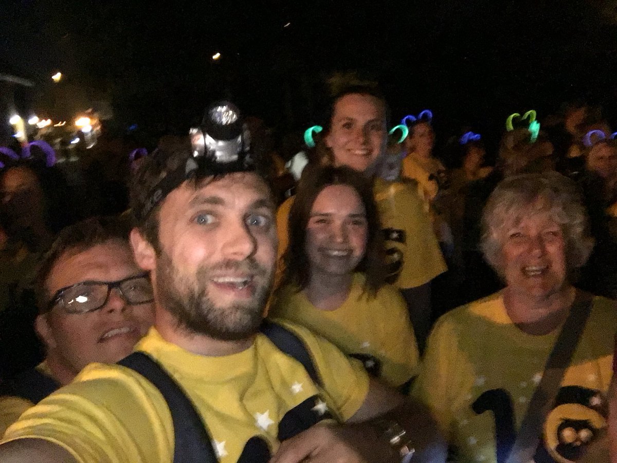 S_Pickers's tweet photo. Let’s do this! @BelindaDickins @Annaekhoo #teamObserver #MoonlightWalk @StWilfridsChi https://t.co/2YALiYobsr