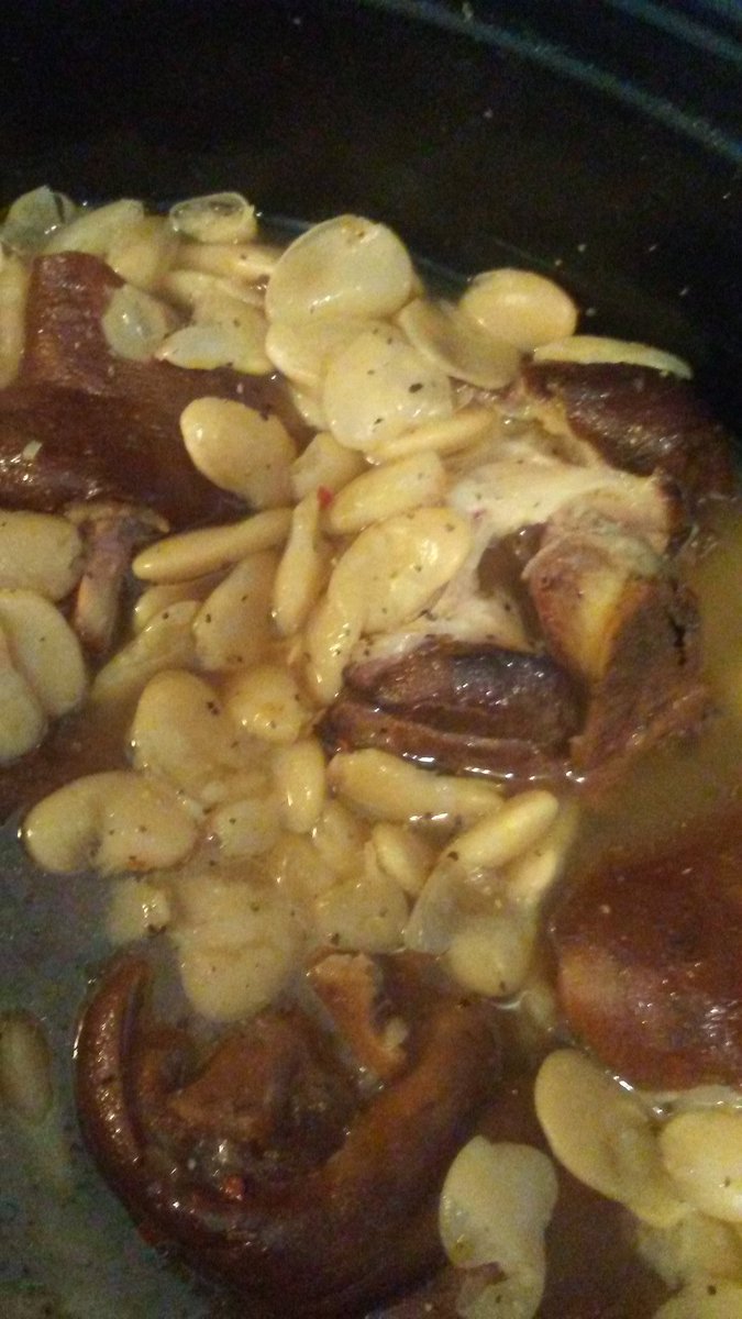 noiseleague1's tweet image. #Hamhocks #Butterbeans 😎