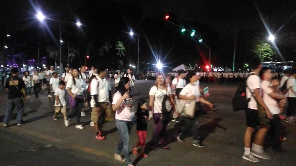 INCNews_Updates's tweet photo. On their way to the starting line #INCwalktofightpoverty https://t.co/0nvvQp12tk