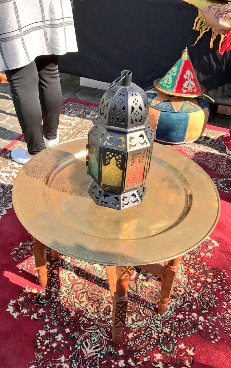 fzibouh's tweet photo. Deuxième Edition du Hospitality Festival au Top à la Place Sainte-Catherine! Bruxelles comme on l'aime qui met à l'honneur la beauté de sa diversité culturelle! Merci à la vzw Citizenne https://t.co/eQmA6nvnFN #durfontmoeten #osezrencontrer https://t.co/iWkb5Jx4Ks