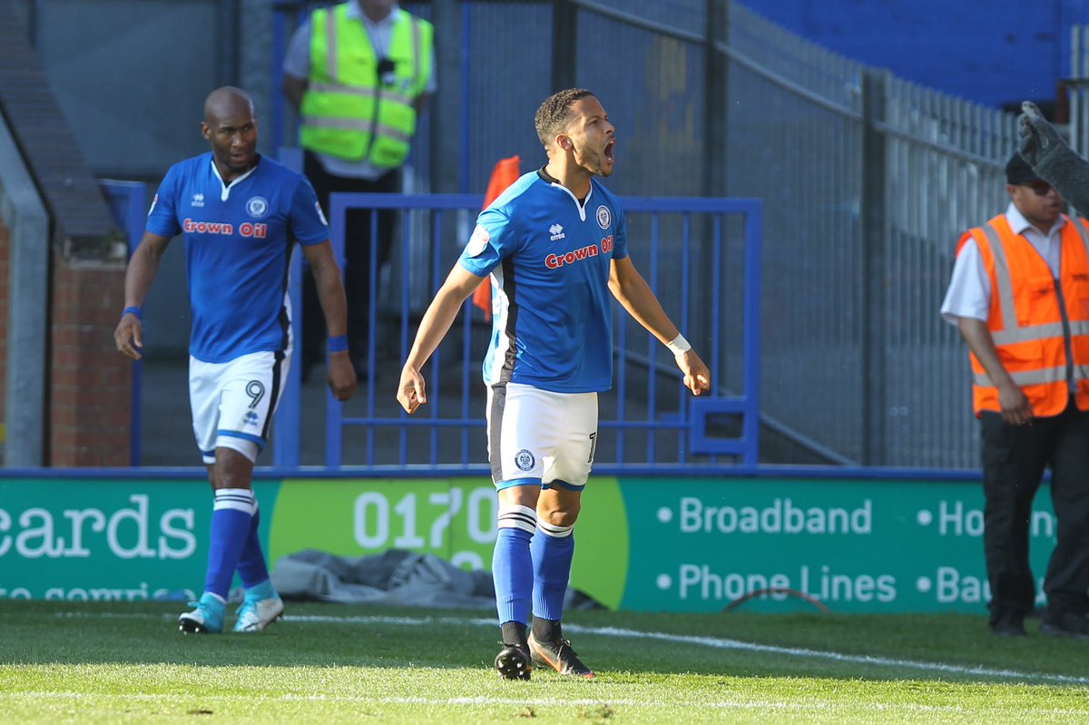 IAmJoeThompson's tweet image. Never Give Up! You Can Achieve Anything If You Put Your Mind &amp;amp; Heart To It #Lion 💪🏽💙⚽️🔥 #football #love #passion #RAFC #stayingup #greateescape #skybetleagueone #dreams