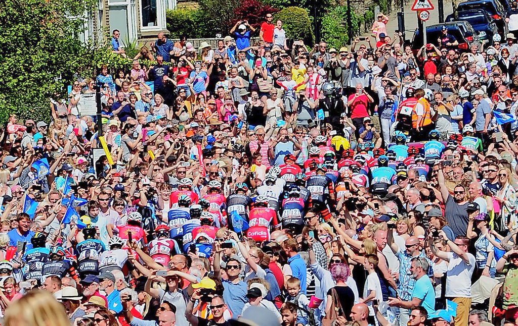 letouryorkshire's tweet photo. Today we couldn’t feel any more proud of God’s Own County.  

We say it time &amp; again but your support Yorkshire is incredible and is what makes @letouryorkshire such a special race. 

💛💙 #TDY 💛💙 https://t.co/xwNevGKRVE