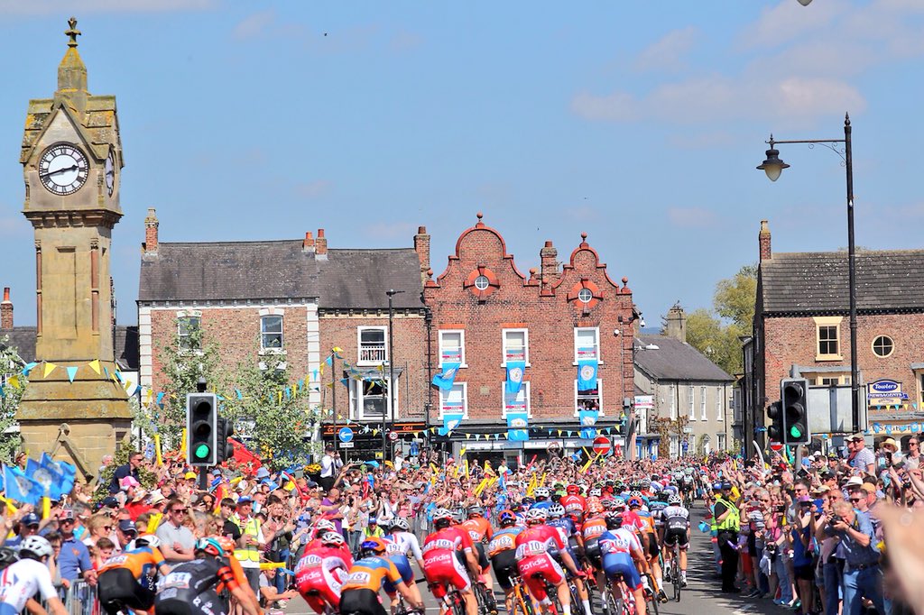 letouryorkshire's tweet photo. Today we couldn’t feel any more proud of God’s Own County.  

We say it time &amp; again but your support Yorkshire is incredible and is what makes @letouryorkshire such a special race. 

💛💙 #TDY 💛💙 https://t.co/xwNevGKRVE