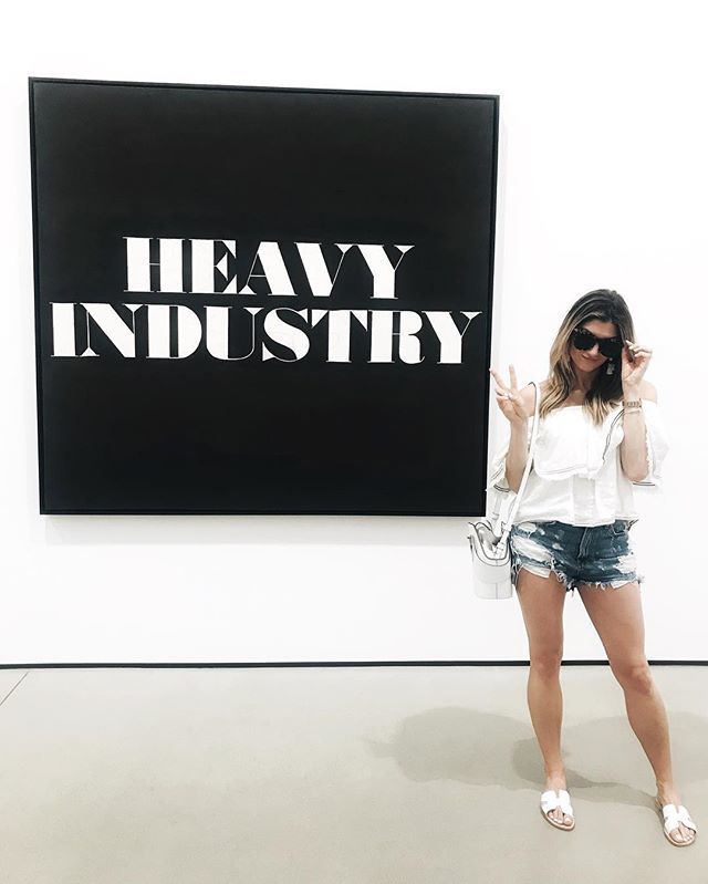 thegreyedit's tweet photo. influencer industry ish ✌🏻
•
cocktails and the broad museum as the perfect first stop combo in la
•
shop the look with @liketoknow.it https://t.co/lcQdhzLPWy
•
#thegreyedit #liketkit #fashionblogger #fashionblog #instafashion #fashioninspo #styleins… https://t.co/2wnIMPmnaa https://t.co/8n88ZcKItX