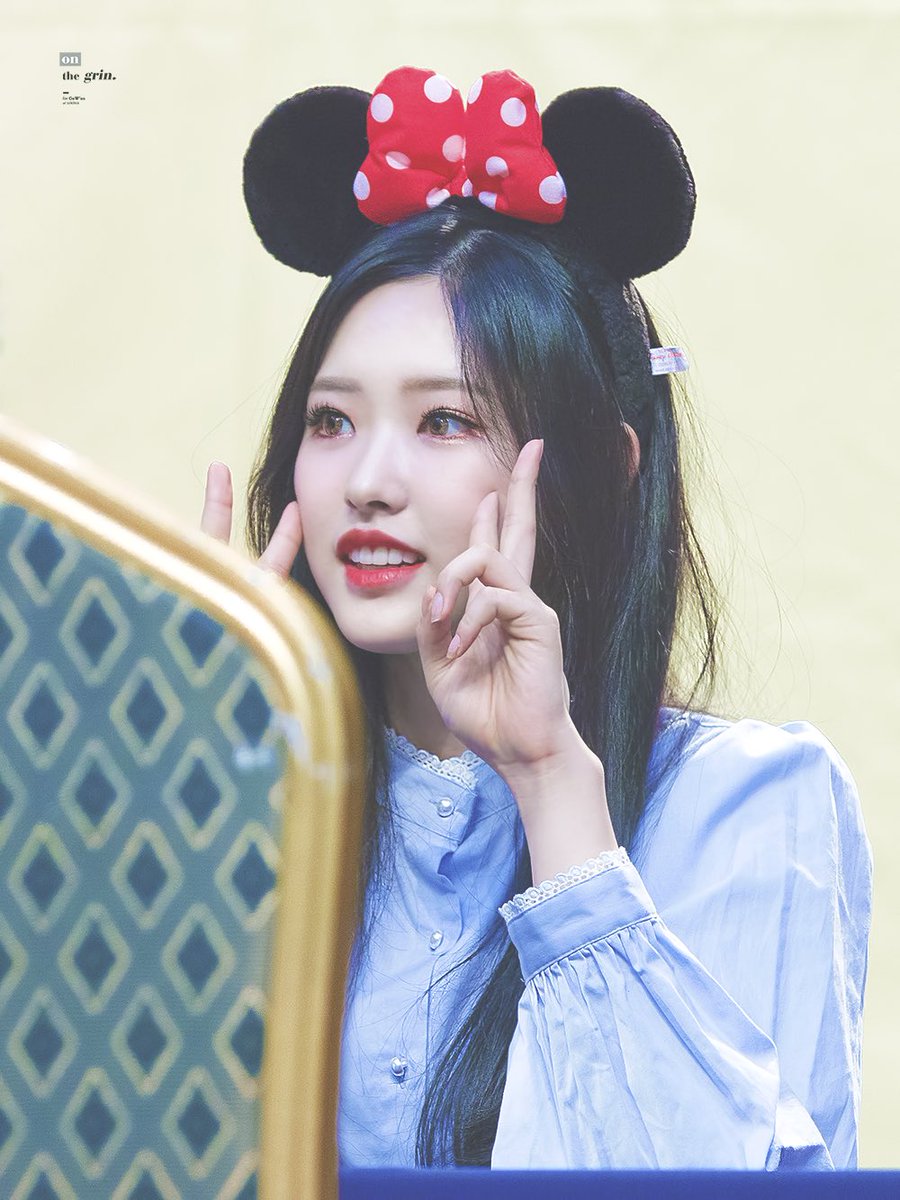 loonasource's tweet photo. #올리비아혜 - #손혜주 ⥂ #이달의소녀 ˊ˗
      ➫ on the grin ☇ 180422 ♥︎ https://t.co/6qaXRNQL1Y