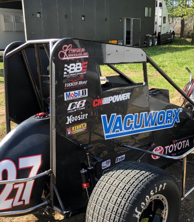 billyboat98's tweet photo. Good luck to @hendricks_zane tonight at @lucasspeedway Had to head back to AZ today so  @ChadBoat has the wrenches. Left @jelledge81 and @KarsynElledge3 for supervision https://t.co/7xFm1c1ZEy