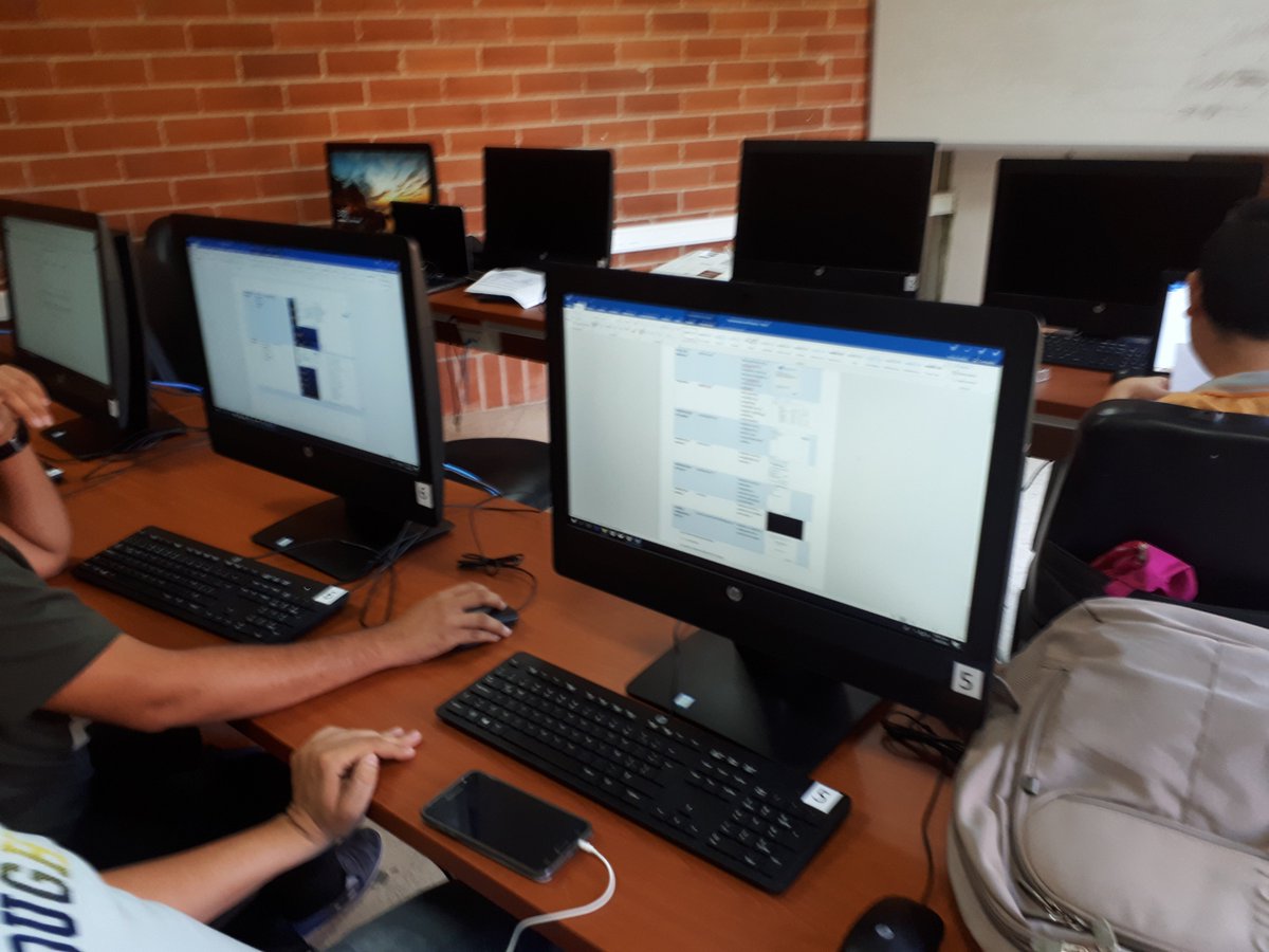 anyeloquinero's tweet photo. Practica Ensamble y mantenimiento Acacias. Software de Mantenimiento Preventivo en Windows: Scandisk, Defragmentar, Punto de Restauración, MSCONFIG, REGEDIT  
@UniversidadUNAD @RedestUNAD, @ClaudioCamiloG1, @Alex_AparicioR, @UniversidadUNAD @johnfmontes #EnsamblePC2018 https://t.co/RhWcfcQHVH