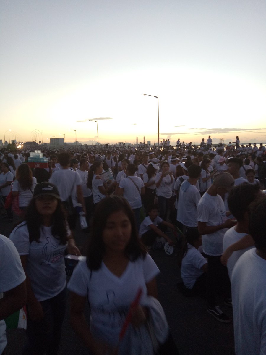 NorthBasas's tweet photo. Grabe dghana.

#INCwalktofightpoverty https://t.co/fLqTggRHQm