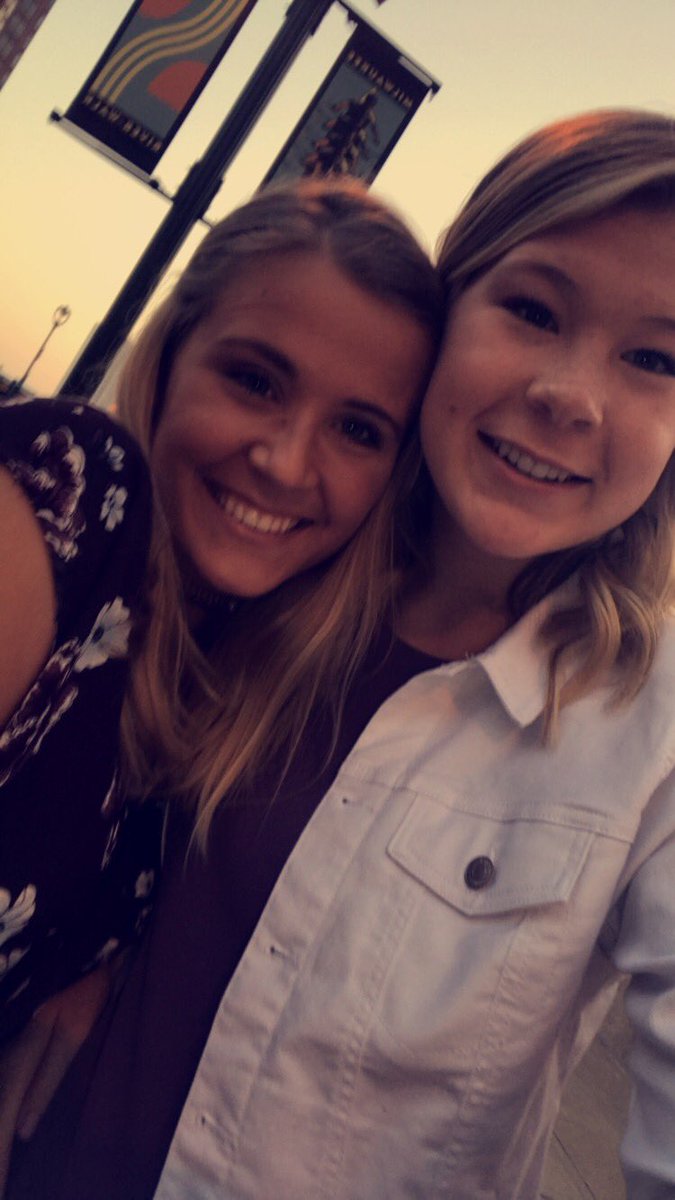 laurynlogic's tweet photo. Happy birthday!! @carleekostowicz thank for everything, hope you have the best day yet!! 💕 https://t.co/atKDjMsL4T