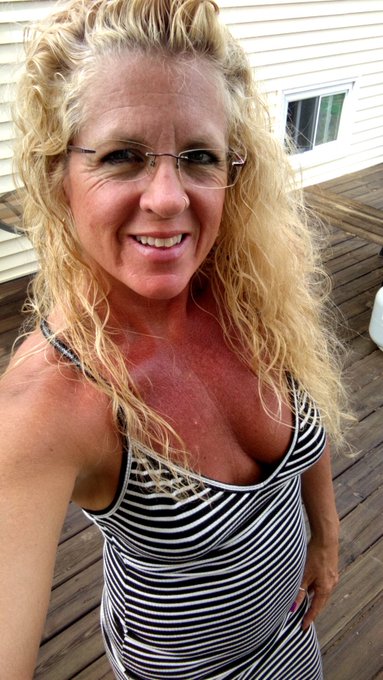 This is me tonight... going out to eat with my girlfriend @mistyluv2011 https://t.co/fx2qwK4kW6<a href="/tag/pantyless"class="tags"><span>#pantyless</span></a>