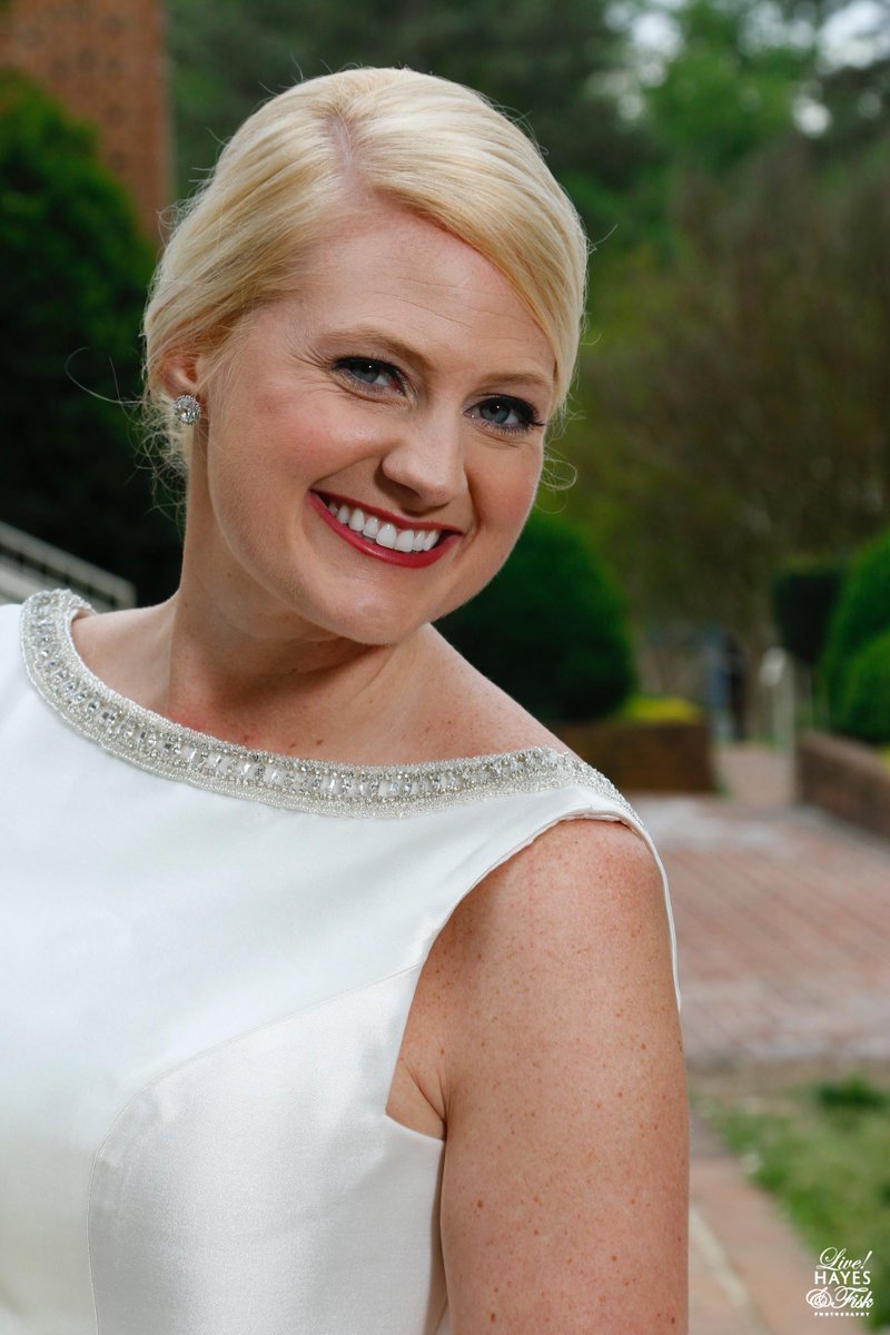 hayesandfisk's tweet photo. So excited to be at #TrinityUMC to capture Mary Margaret and Andrew's "I Do's!"
Doesn't she look stunning in her #SixpenceBridalBoutique gown?
#TheRestisStillUnwroten #MMandAndrewSayIDO #trueloveinpictures #artforyourlife #Richmondweddings @eventsinric https://t.co/ICkLyzDip1