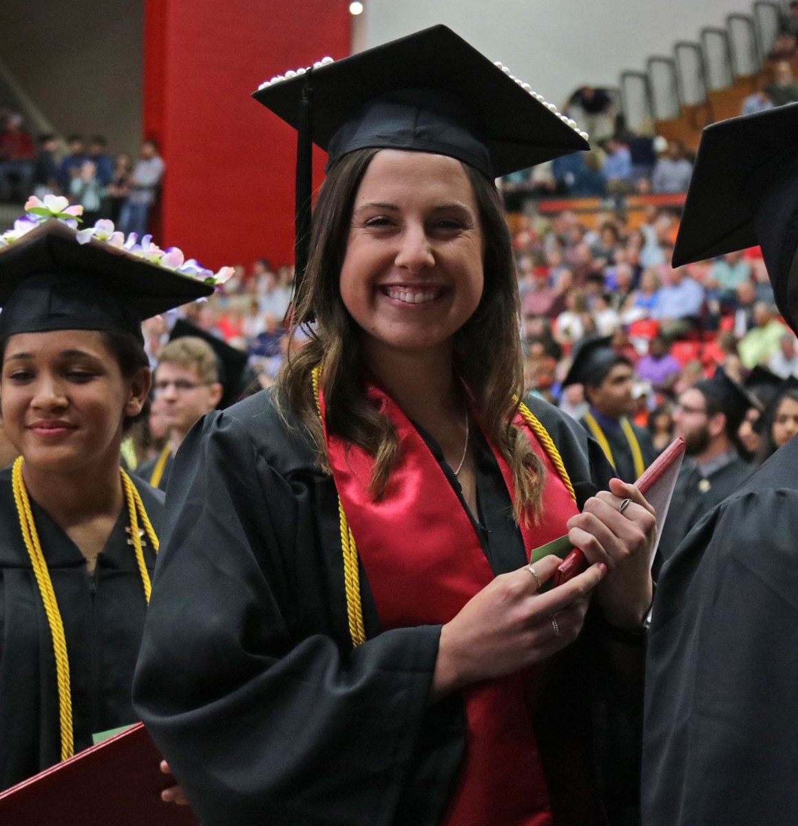 YSUsports's tweet photo. The journey is never easy.

But the rewards are immeasurable.

You will be Penguins forever! 

Congratulations to all of our student-athletes and to all @youngstownstate
students who celebrated their accomplishment at commencement today.

#YandProud #GoGuins https://t.co/sH4qoF7Gk5