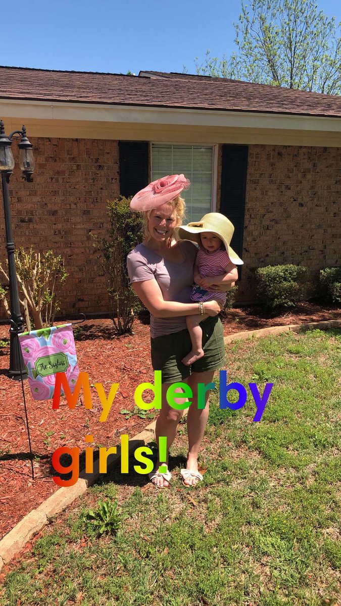saylorbrit's tweet photo. #KentuckyDerby #watchmeneighneigh #jockeymarlee @vincent_saylor https://t.co/chzgbq7GQS