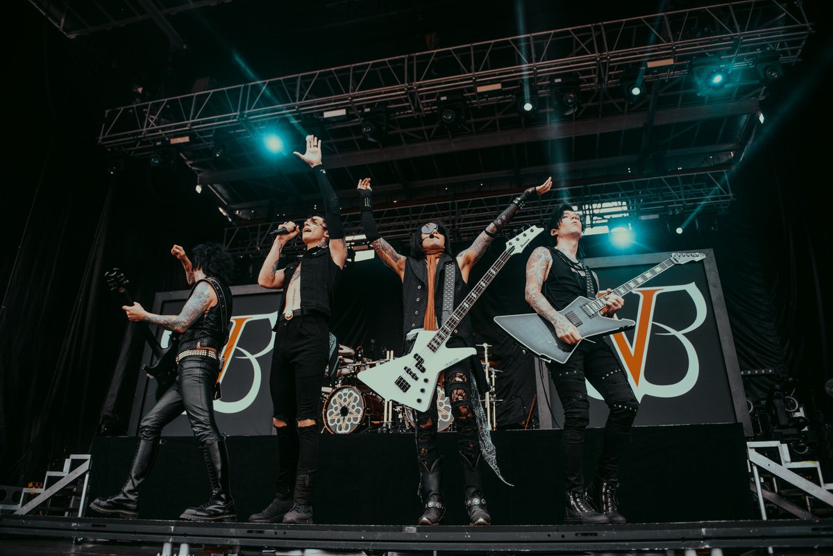 cRebellion's tweet photo. Stellar performance from @blackveilbrides on the @MonsterMusic #RebellionStage🤘

📷 NathanZucker https://t.co/d6Wufgbwei