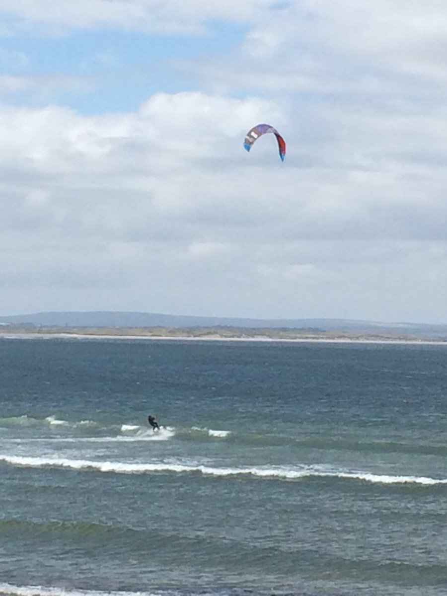 murphypaula33's tweet photo. Hoping to catch a wave at @DscvrEnniscrone @walkenniscrone @Enniscrone_ie @SligosBuzzin #bankholidayfun #windsailing #clouds https://t.co/rT2hFRmsFC
