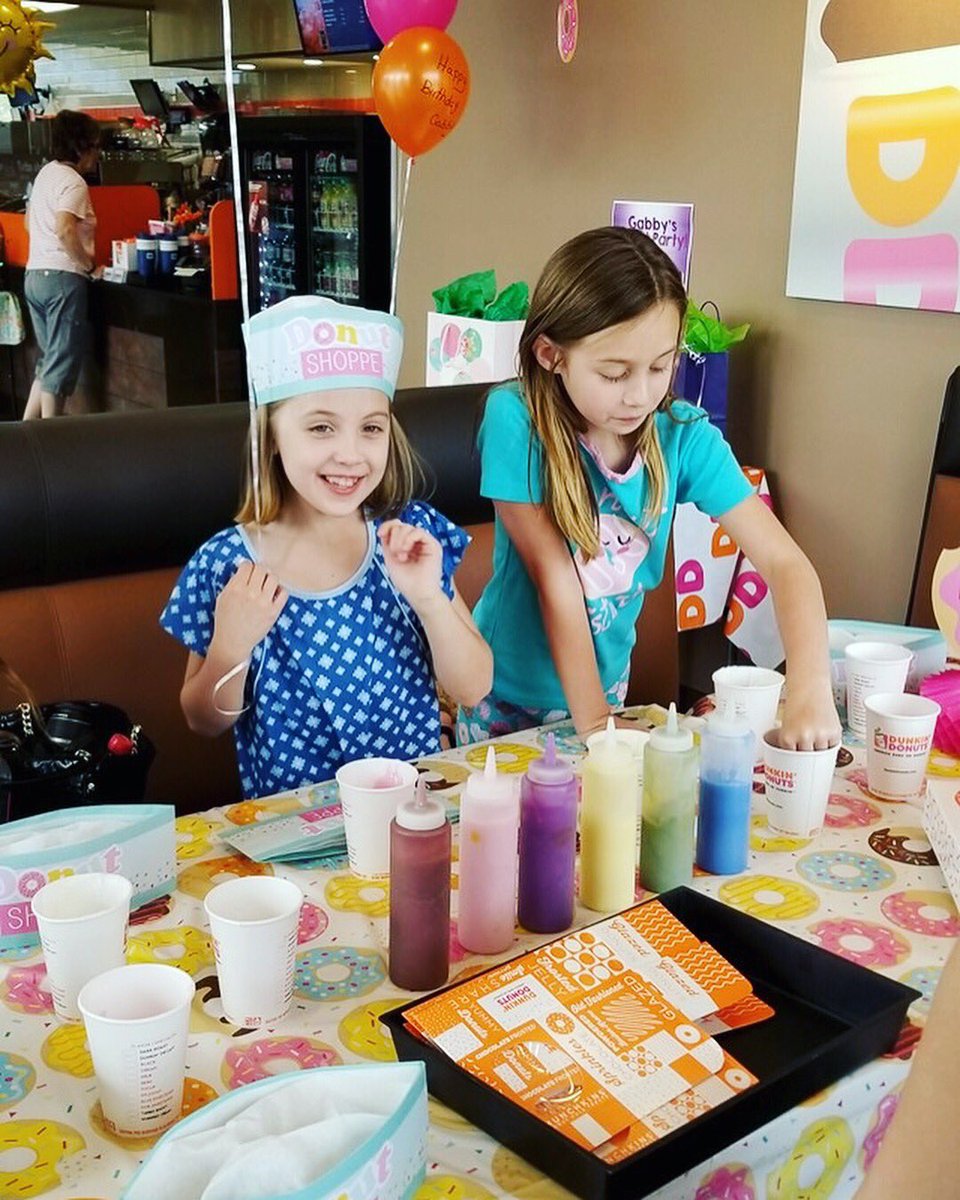 AshleyS0usa's tweet photo. An amazing DONUT party today for Gabby- we decorated some donuts, had a Donut Cake, and hung out with Sprinkles! 🍩 @DDinCT @dunkindonuts https://t.co/OnqKNm7vUT