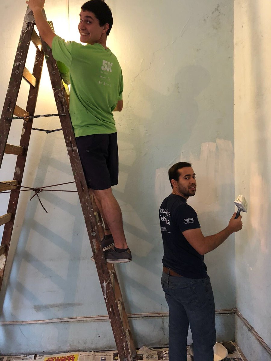 RotaractPPP's tweet photo. ¡Feliz día del voluntariado juvenil!😍💪🏻 nosotros festejamos pintando el comedor del refugio La Milagrosa https://t.co/46bXKH8QnD