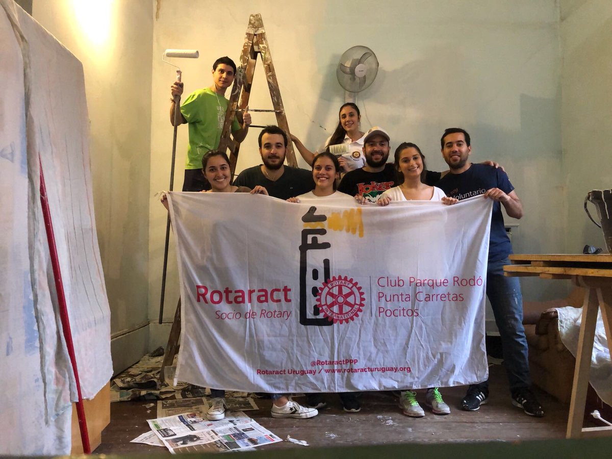 RotaractPPP's tweet photo. ¡Feliz día del voluntariado juvenil!😍💪🏻 nosotros festejamos pintando el comedor del refugio La Milagrosa https://t.co/46bXKH8QnD
