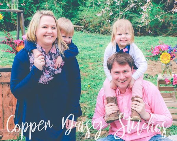 copperdaisystu's tweet photo. House Family Spring Mini Session!! 🌷🌼🌸#copperdaisystudios #springminisession #family #spring #familyphotography #familyphotos #photography https://t.co/XbaaaEopl7