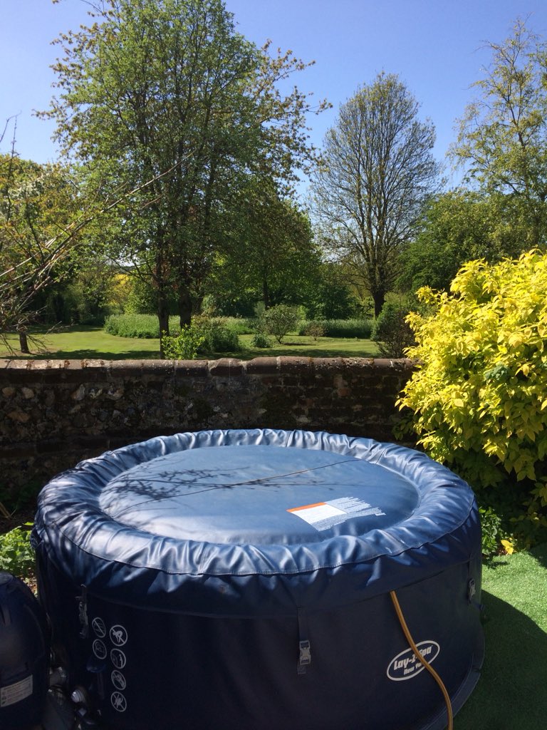 chrisjamesgill's tweet photo. I did miss #armynavy but did get the spa out!!! #Shitview https://t.co/rhcme1BQih