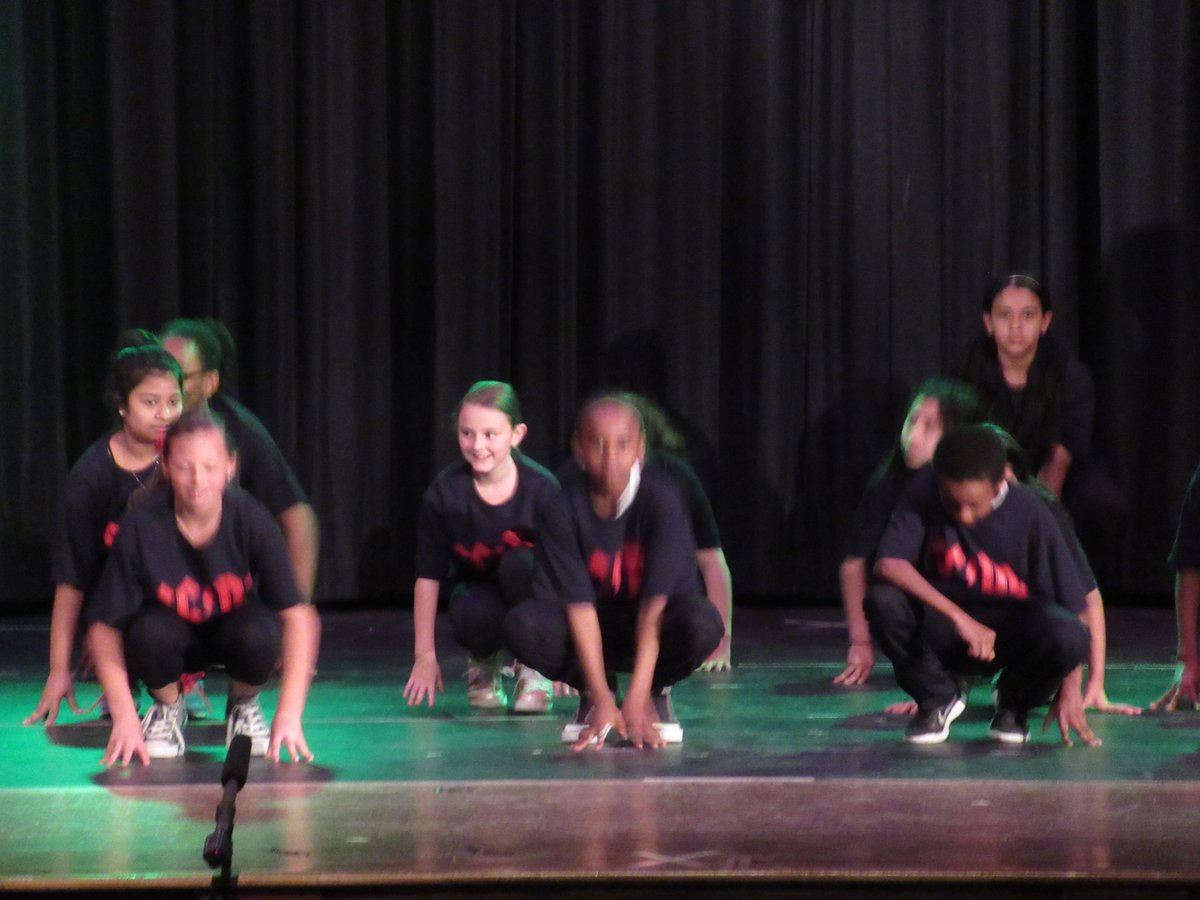 bayshorearts's tweet photo. Sam and Kathryn were MC supremes. The teacher's dance brought down the house. South Country was 120 strong.. Thanks Ms. @JgrassoJohnna https://t.co/ZdyOkK9YrL